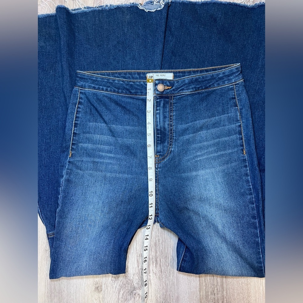 Free People Just Float On Jericho Blue Bell Bottom Flared High Rise Jeans Size29 - Picture 11 of 15